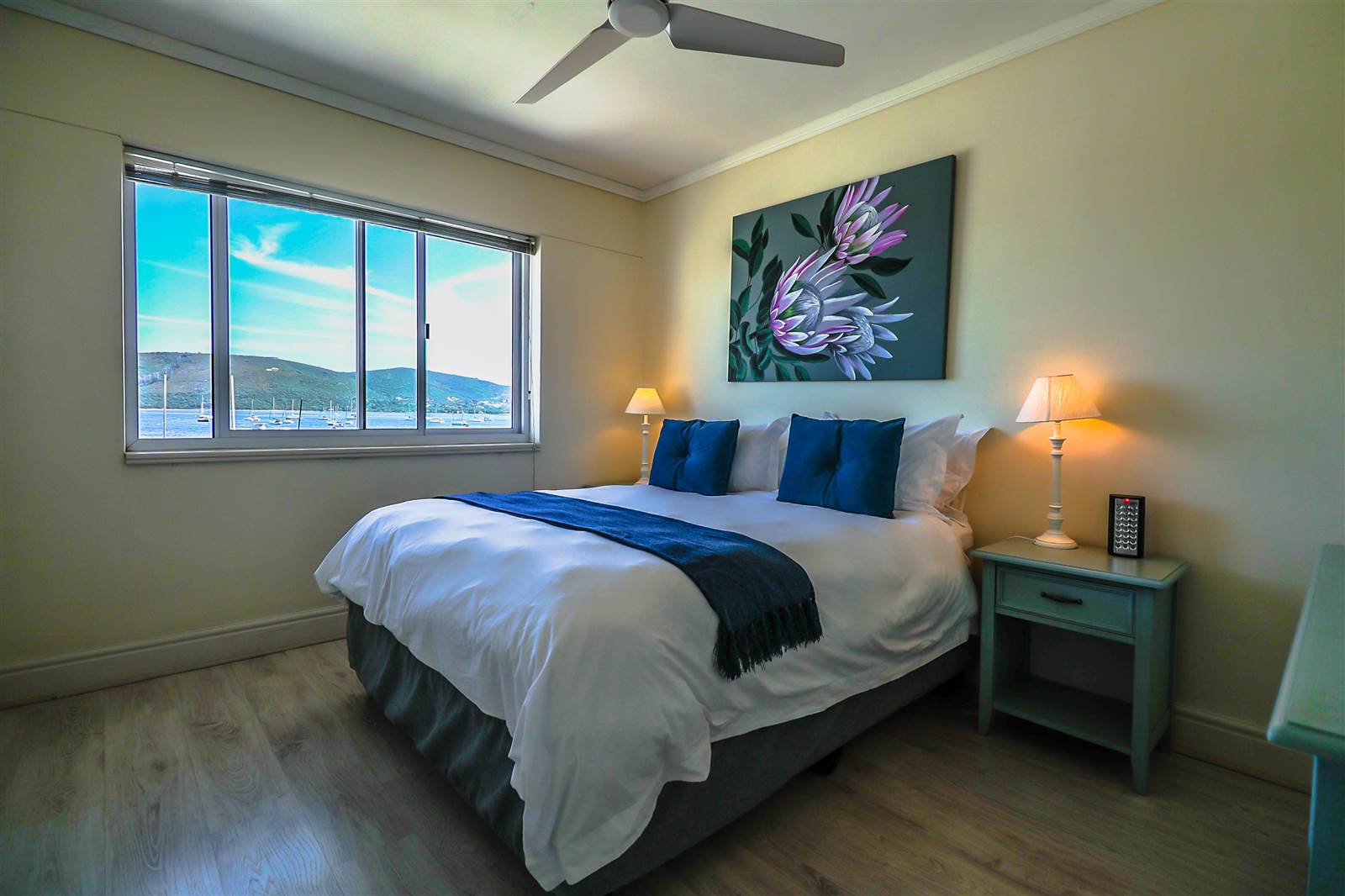 2 Bed Apartment in Knysna Quays photo number 12