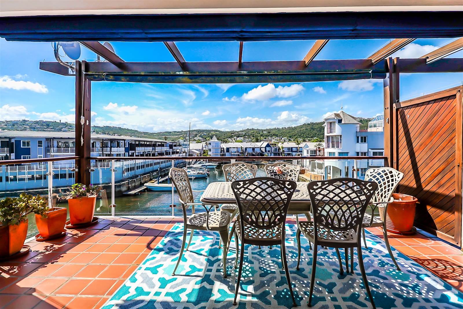 2 Bed Apartment in Knysna Quays photo number 20
