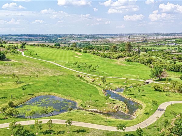 3061 m² Land available in Steyn City