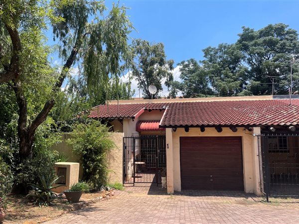4 Bed Cluster in Rivonia