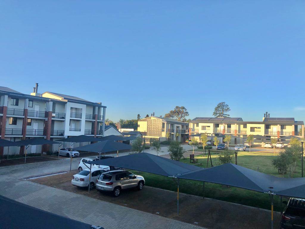 2 Bed Apartment in Vredekloof photo number 13