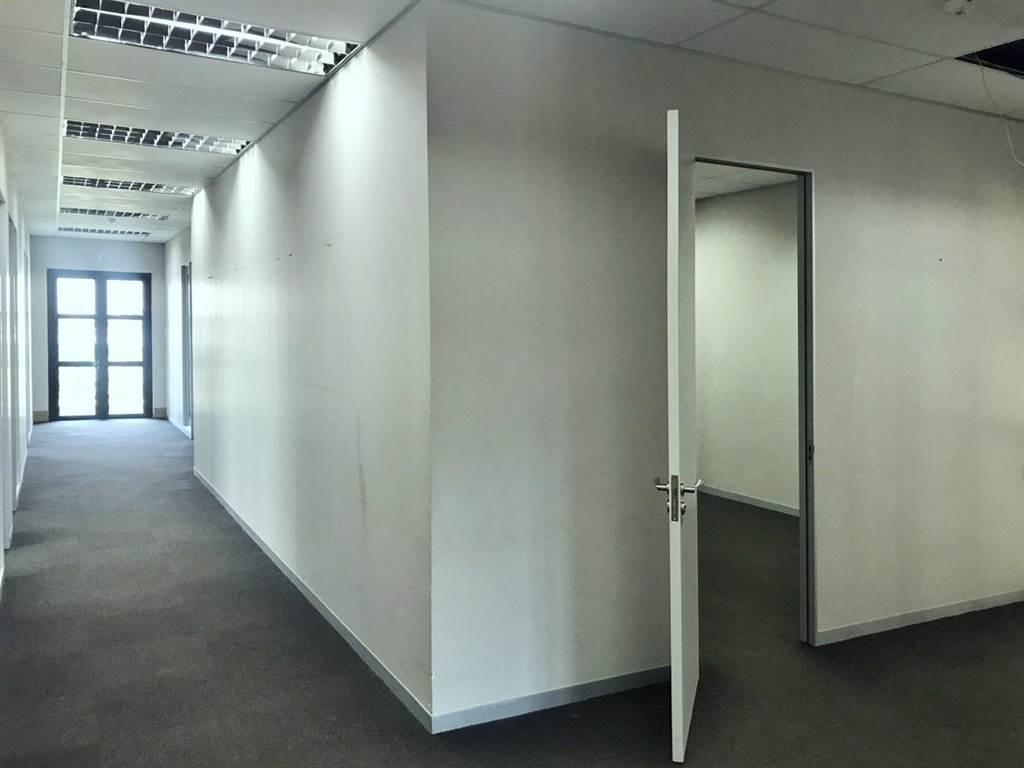 254  m² Office Space in Parkhaven photo number 4