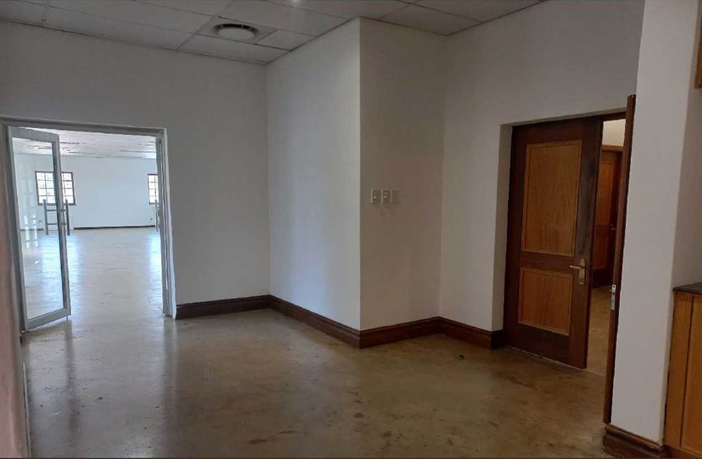 292  m² Commercial space in Rivonia photo number 10
