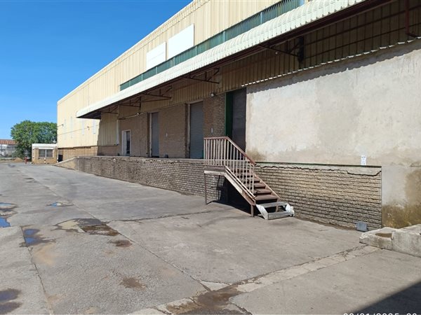 4 500  m² Commercial space