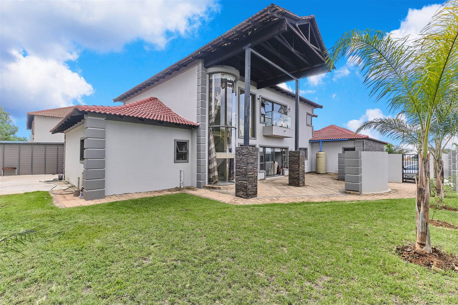 4 Bed House in Ruimsig photo number 5