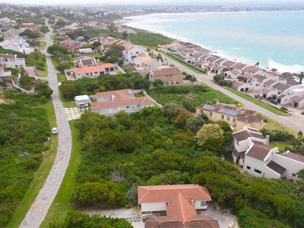 777 m² Land available in Santareme