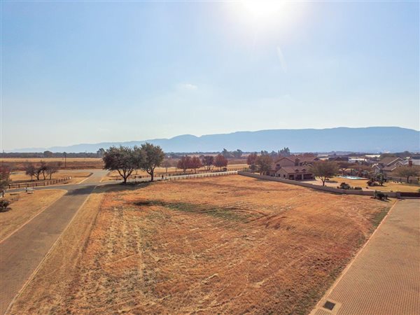 3 009 m² Land