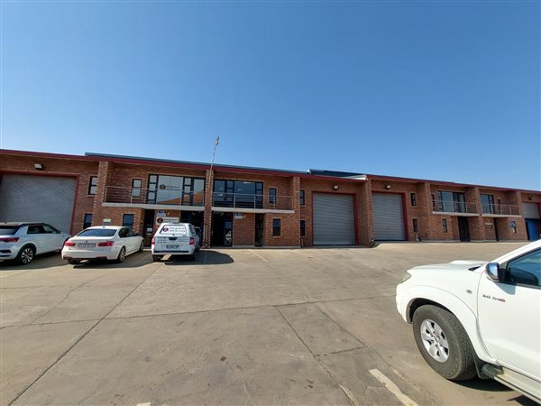 327  m² Industrial space