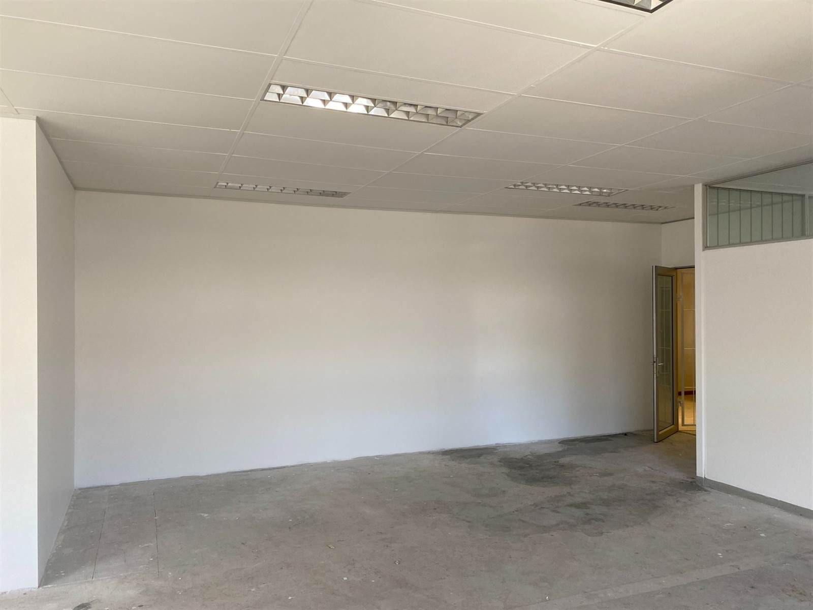 95  m² Commercial space in Somerset West Central photo number 10