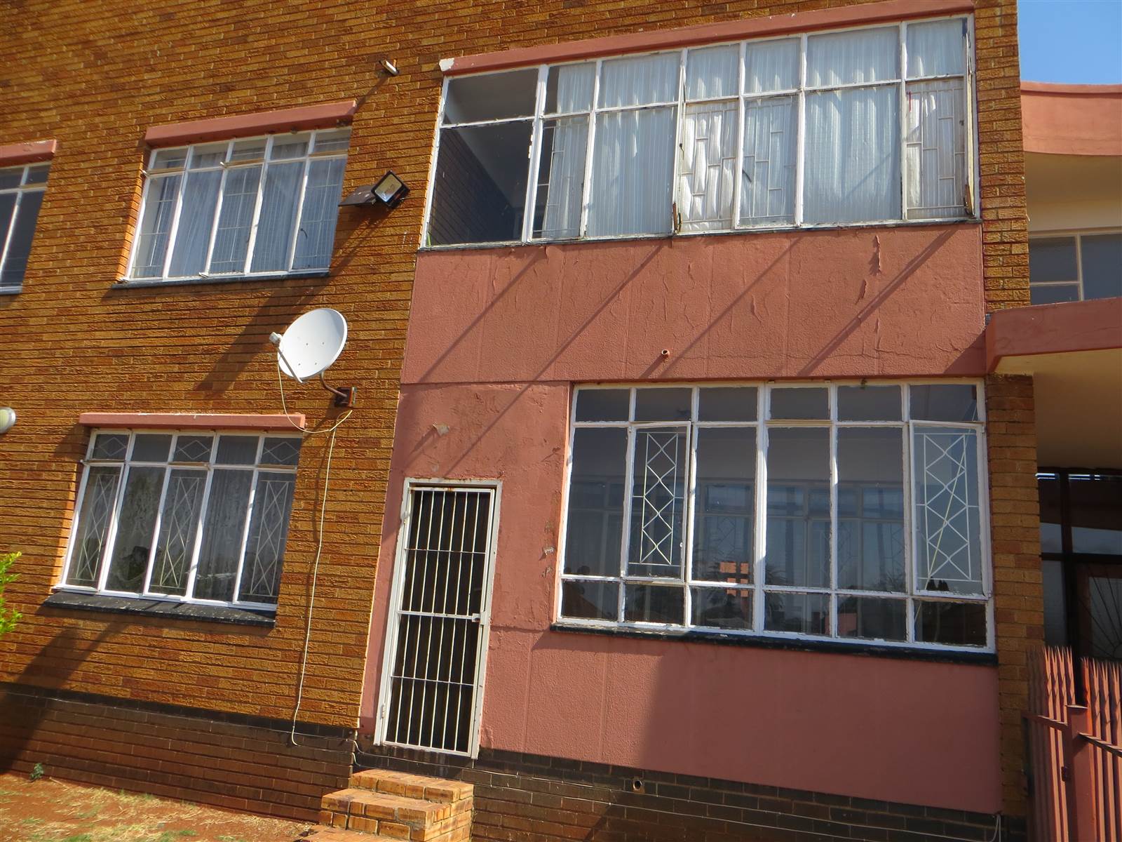 2 Bed Flat in Carletonville photo number 1