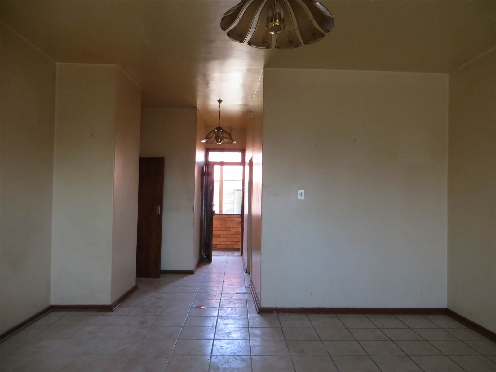 2 Bed Flat in Carletonville photo number 9