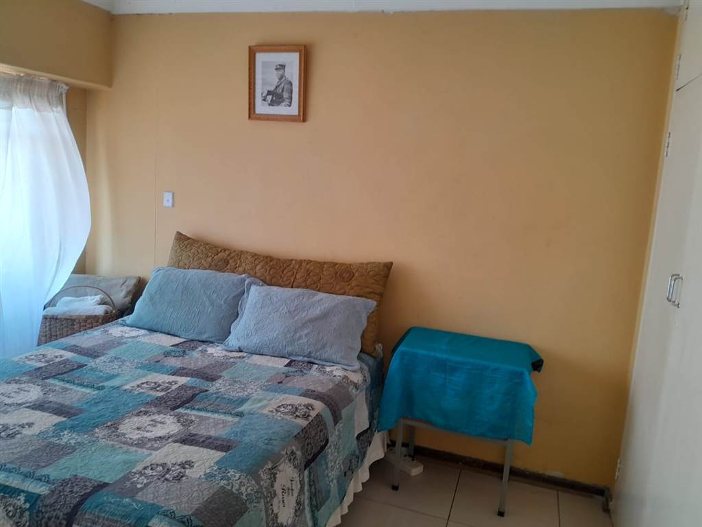 2 Bed Apartment in Pretoria West photo number 13
