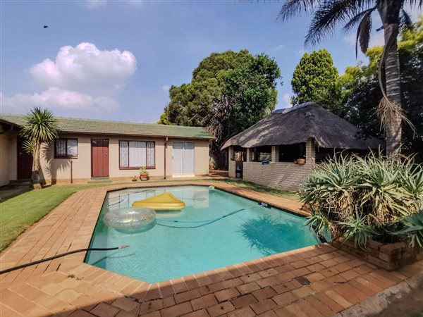 4 Bedroom House 4 Bedroom House