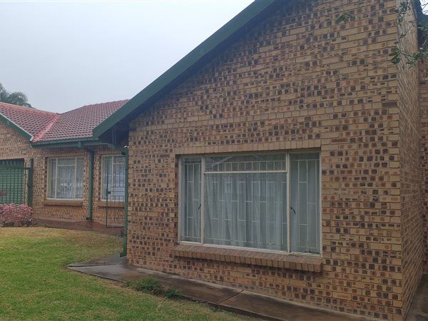 4 Bedroom House 4 Bedroom House
