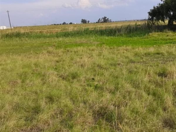 4.4 ha Land available in Withok Estates