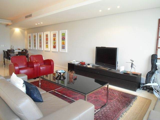 2 Bed Apartment in Sandown photo number 3