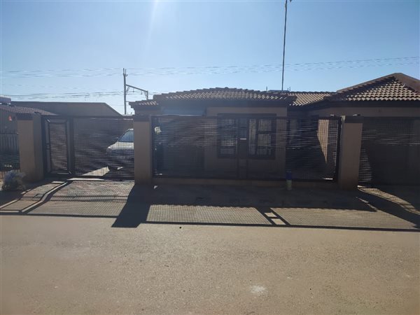 3 Bedroom House 3 Bedroom House