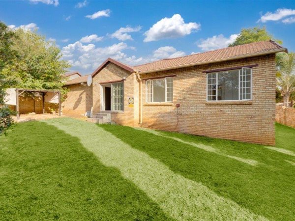 2 Bed House in Kyalami Hills