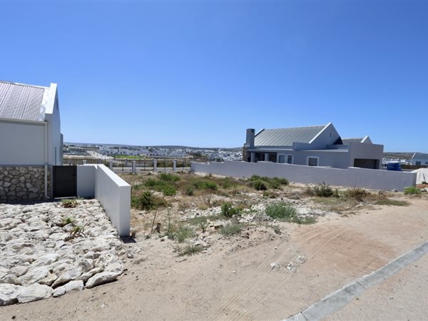 445 m² Land