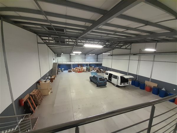 794  m² Industrial space