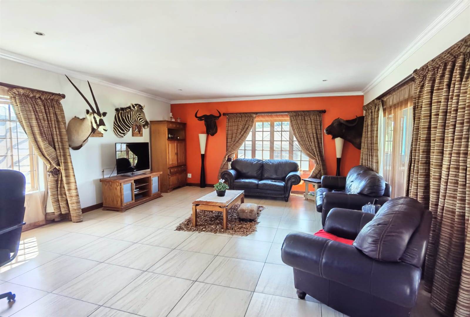3 Bed House in Kungwini Country Estate photo number 2