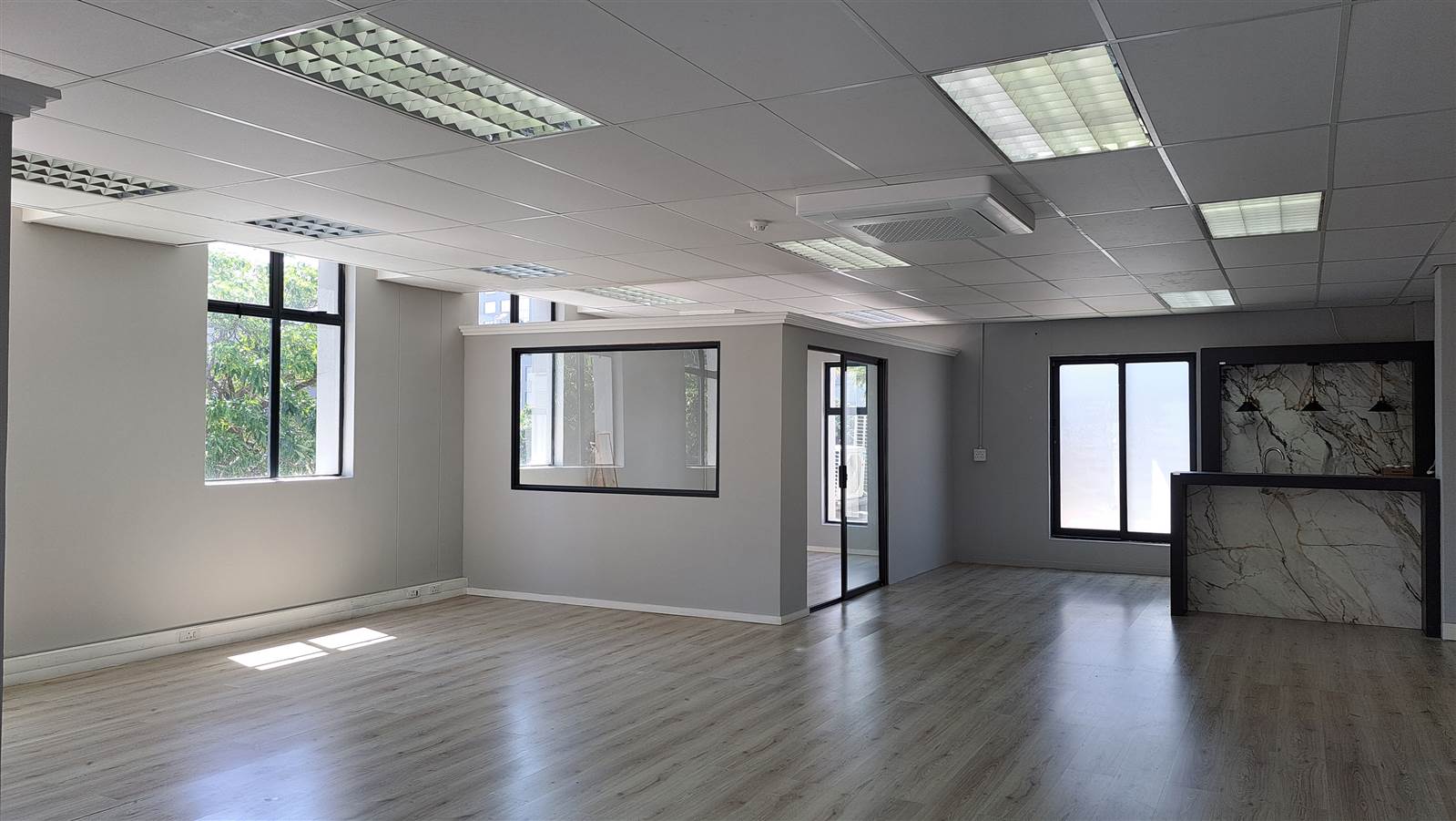 80  m² Commercial space in Umhlanga Rocks photo number 5