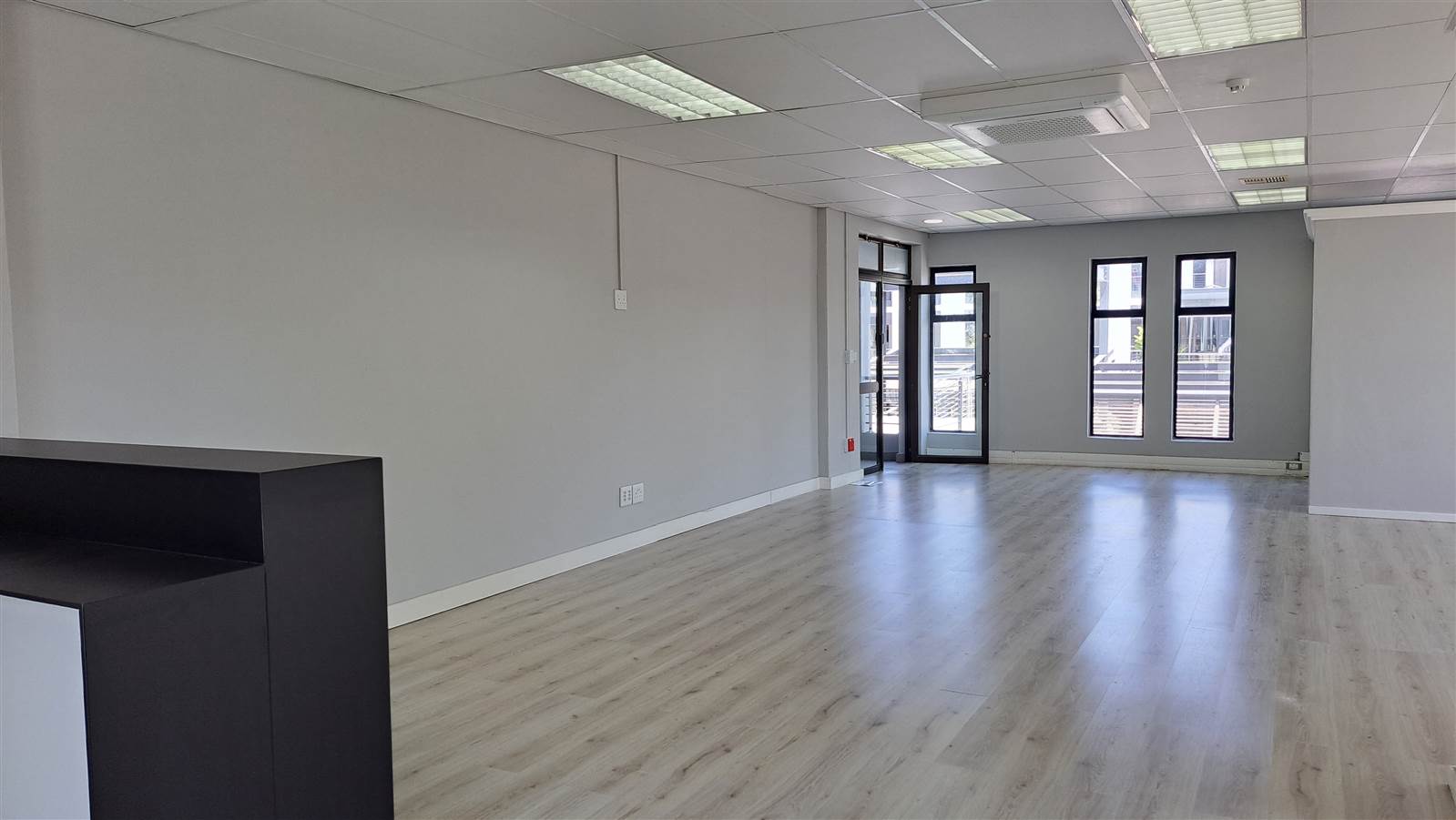 80  m² Commercial space in Umhlanga Rocks photo number 7