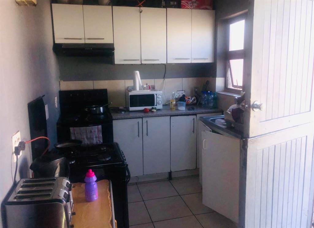 4 Bed House in Kraaifontein Central photo number 11