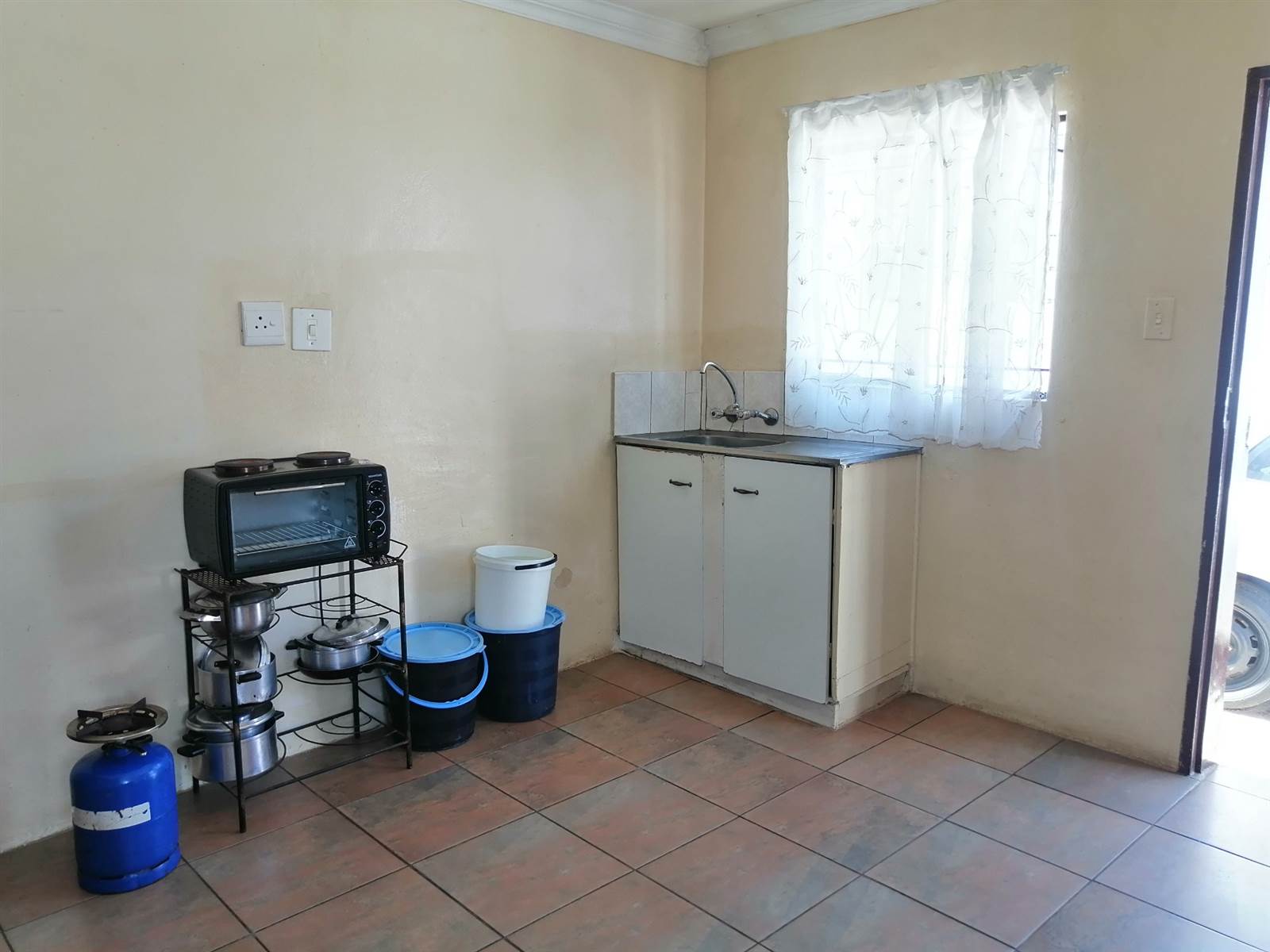 6 Bed House in Mamelodi photo number 6