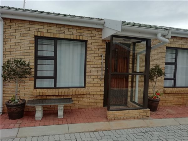 2 Bed Townhouse in Jeffreys Bay