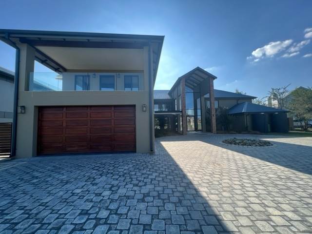 8 Bed House in Parys Golf Estate photo number 2