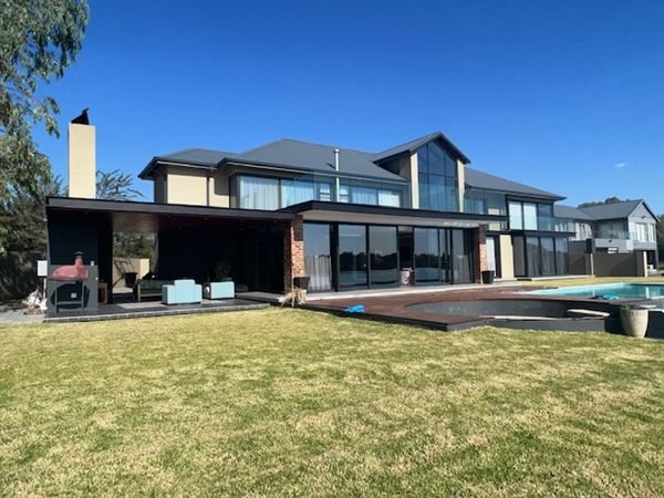 8 Bed House in Parys Golf Estate