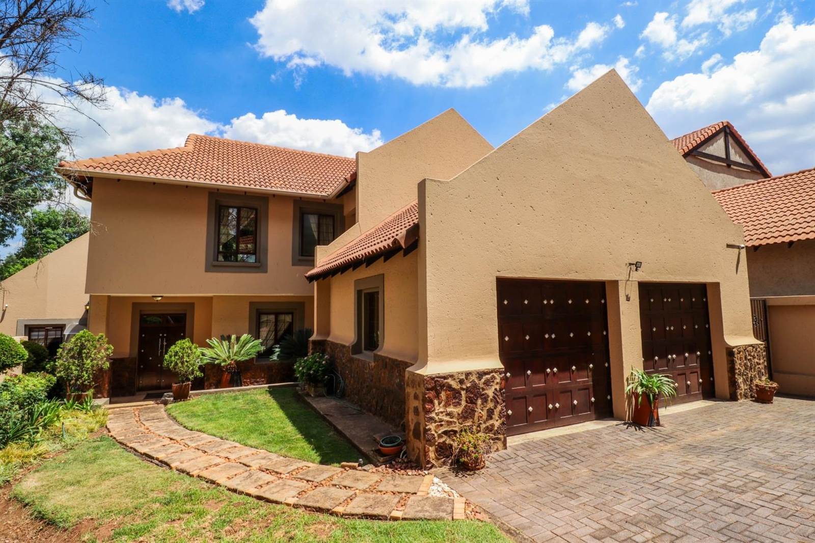 4 Bed House in Centurion CBD photo number 1
