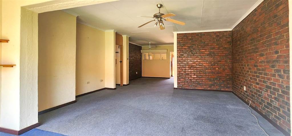 2 Bed Apartment in Oudorp photo number 2
