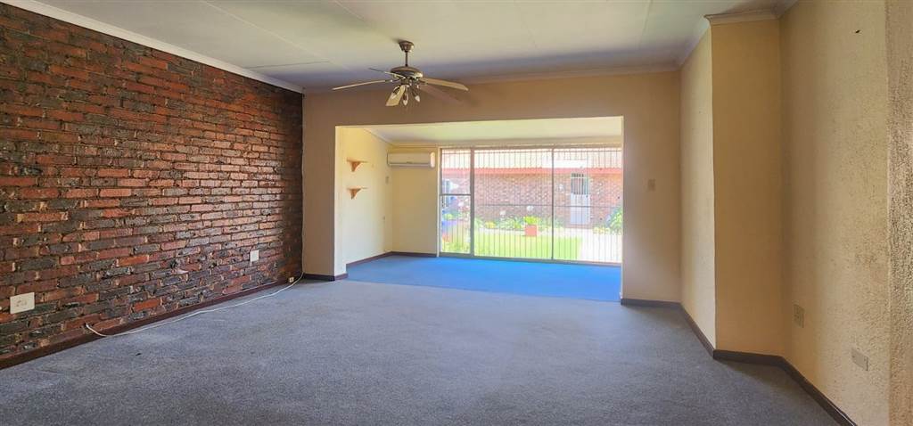 2 Bed Apartment in Oudorp photo number 3
