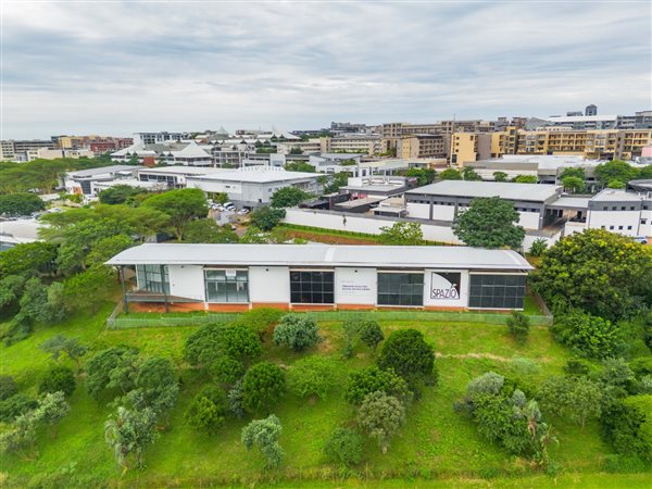 262  m² Commercial space