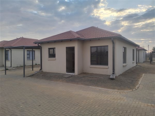 2 Bedroom Townhouse 2 Bedroom Townhouse
