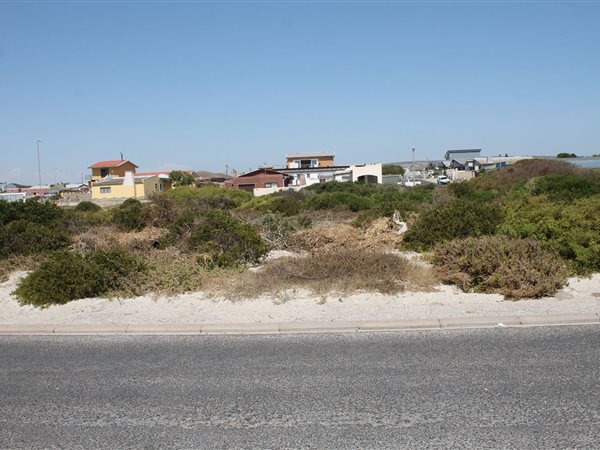 1487 m² Land available in Middedorp