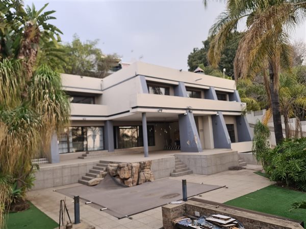 5 Bedroom Duplex 5 Bedroom Duplex