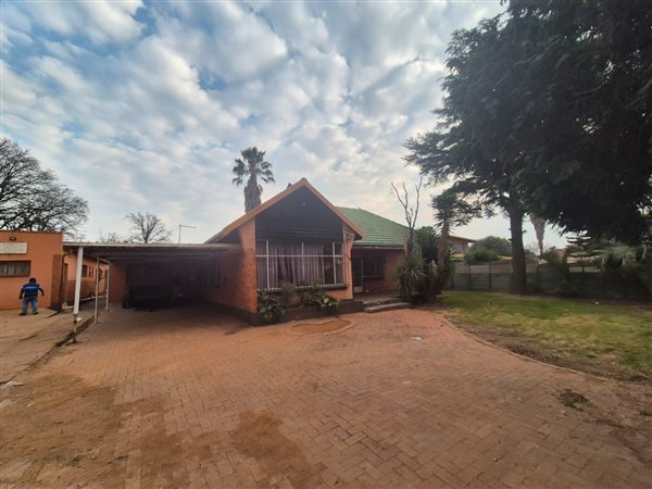 3 Bedroom House 3 Bedroom House