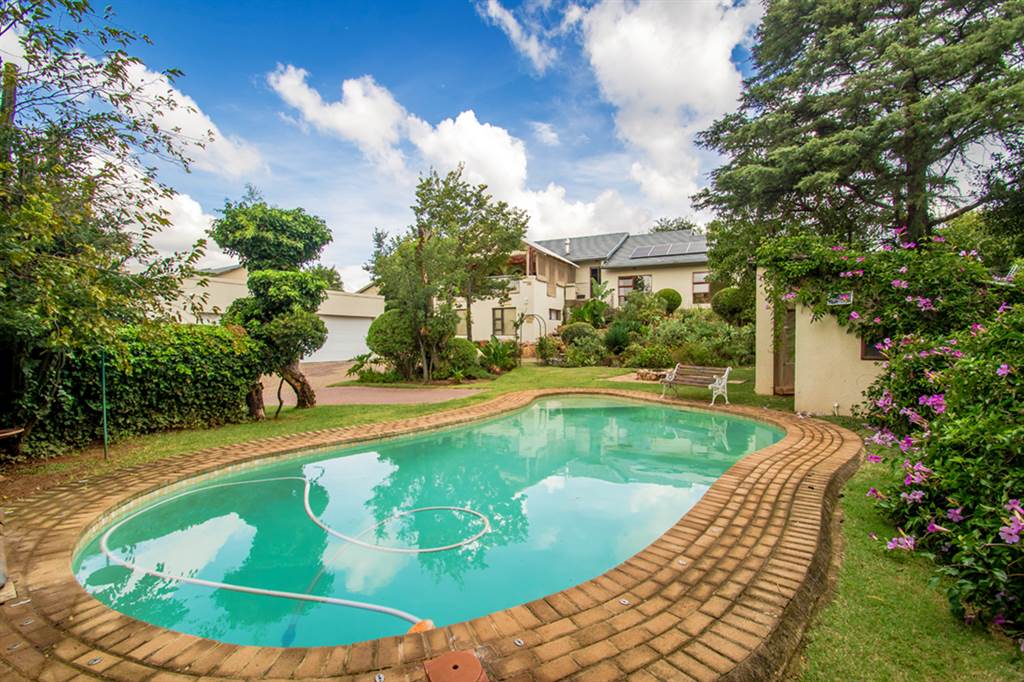 4 Bed House in Constantia Kloof photo number 20