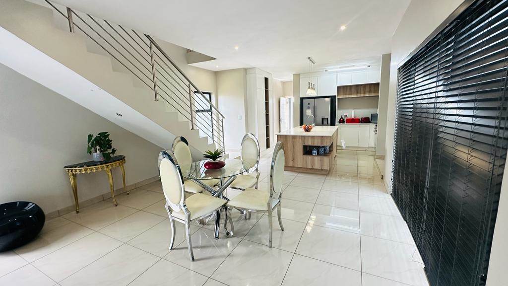 4 Bed House in Olifantsfontein photo number 8
