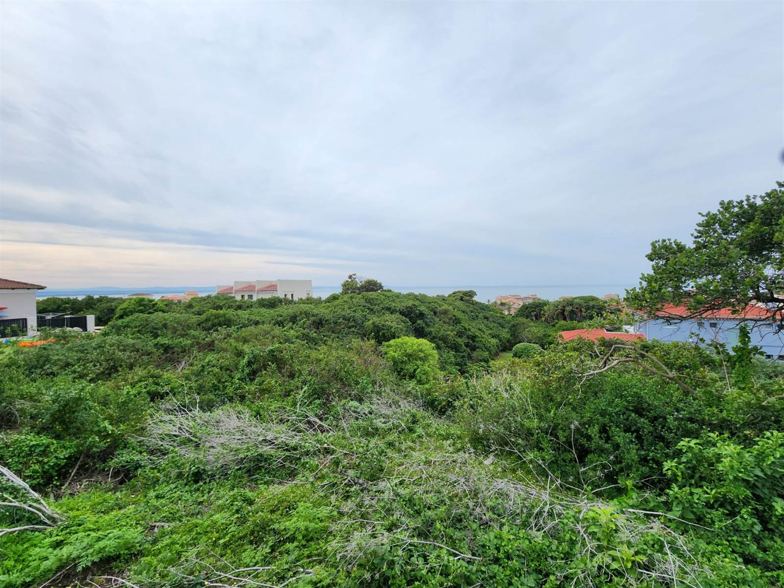 647 m² Land available in St Francis Bay photo number 8
