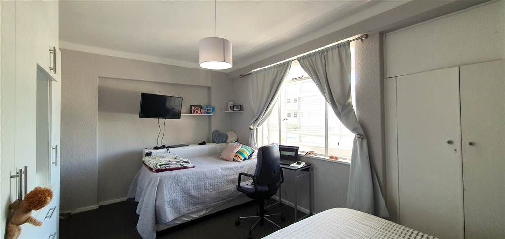 2 Bed Apartment in Plumstead photo number 20