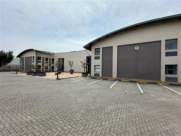 1380  m² Commercial space