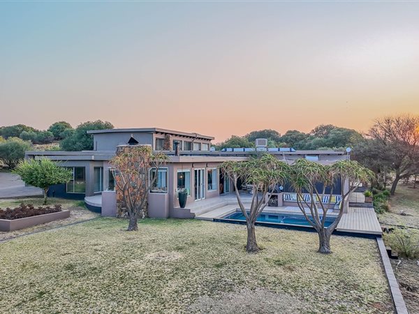 5 Bedroom House 5 Bedroom House
