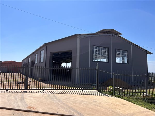 935  m² Industrial space in Woodlands