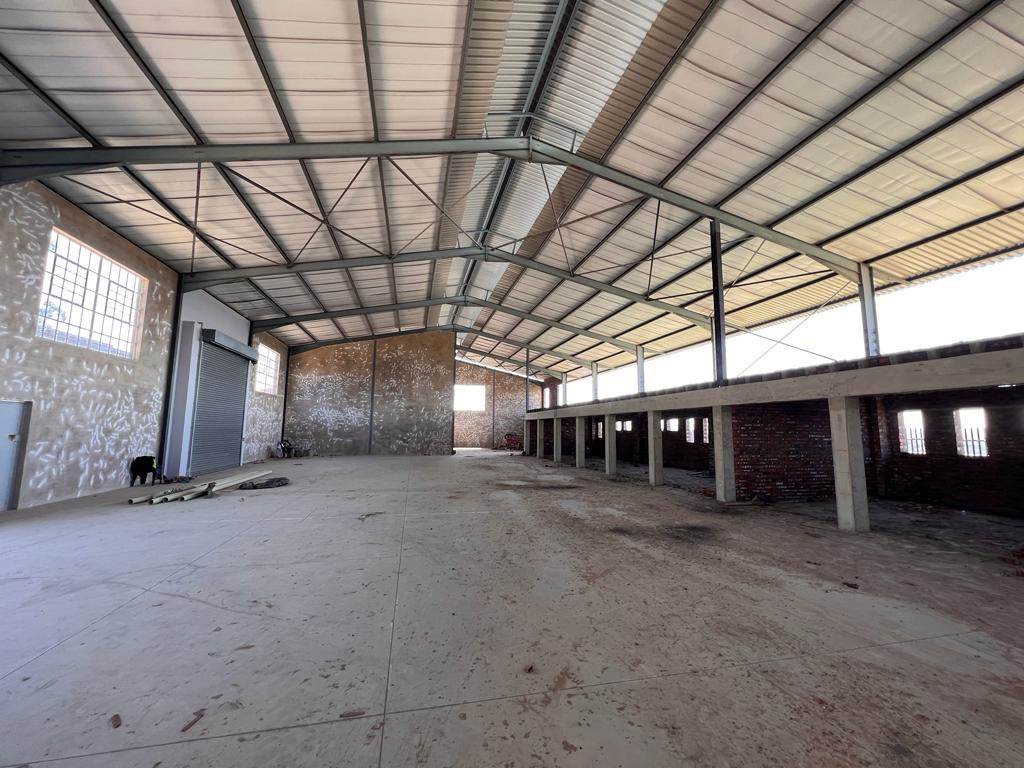 935  m² Industrial space in Woodlands photo number 2