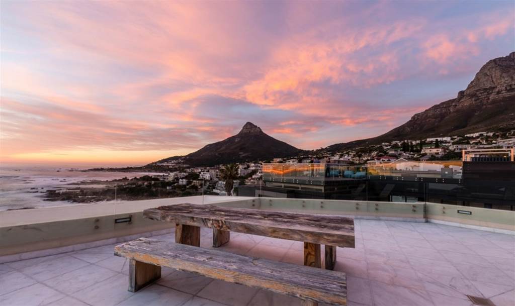 4 Bed Apartment in Camps Bay photo number 6