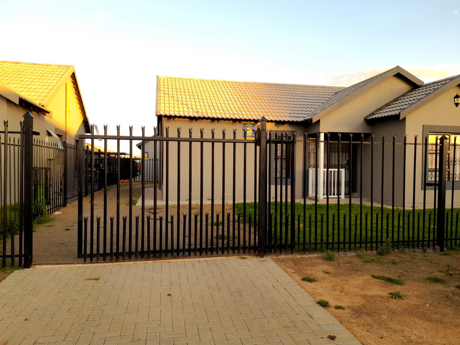 3 Bed House in Bloemspruit photo number 4